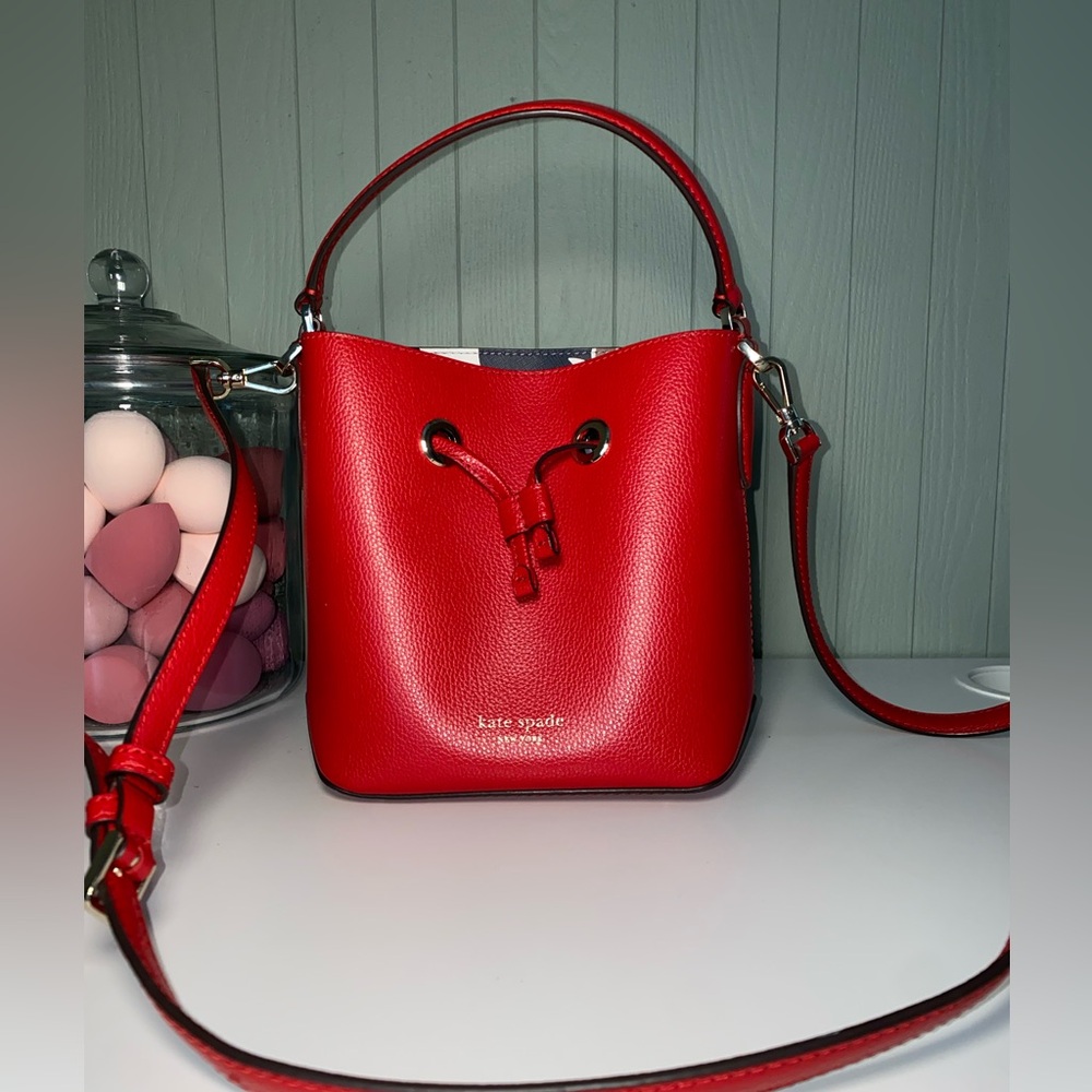 Gently used Kate spade bucket bag